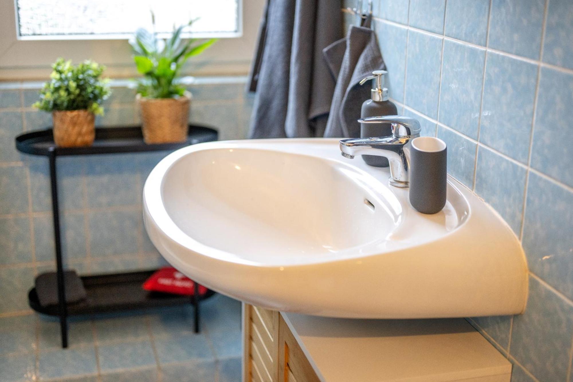 Suedstadt-Oase 1 Komfort Mit 2 Sz Und Balkon Koblenz  Ngoại thất bức ảnh